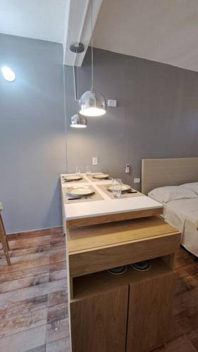 One-Bedroom Apartment image 7