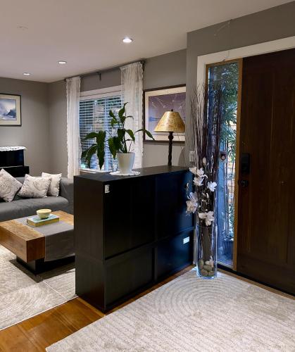 Airport-YVR GuestHouse in Richmond, Canada