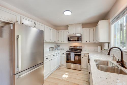 San Antonio Vacation Rental 11 Mi to River Walk! in San Antonio, USA