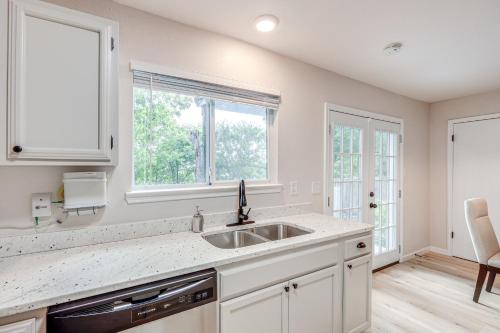 San Antonio Vacation Rental 11 Mi to River Walk! in San Antonio, USA