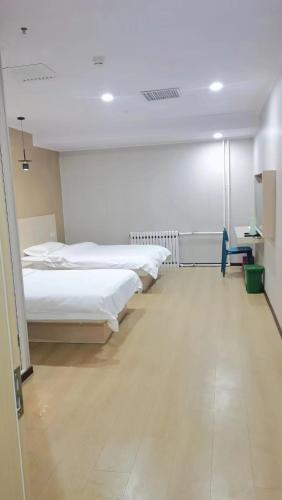 QiQiaoWu Fashion Hotel - Beijing Xinfadi Subway Station