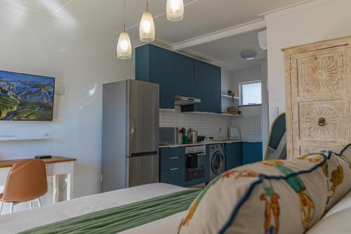 One-Bedroom Apartment image 10