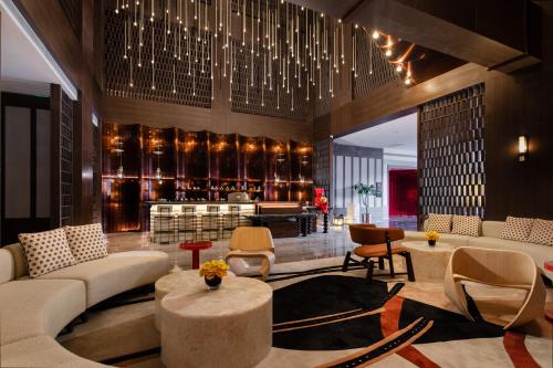 Radisson Red Yangzhou Slender West Lake – Yangzhou, VA