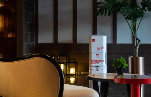 Radisson Red Yangzhou Slender West Lake – Yangzhou, VA