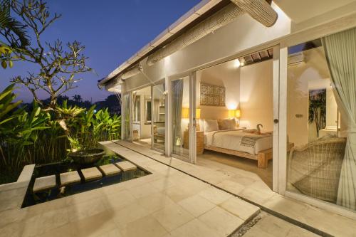 KOA VILLA - Tap to explore photos