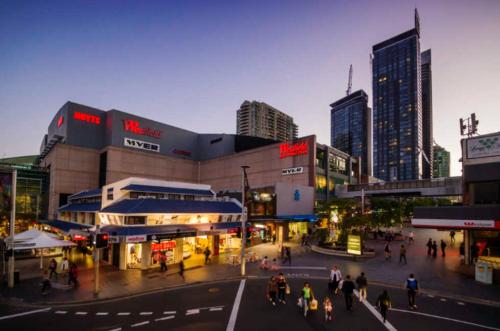 Family retreat with free parkings close to station - image 7