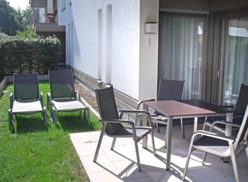 One-Bedroom Apartment with Terrace