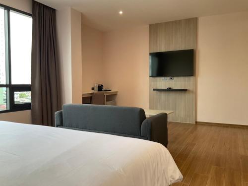 room detail thumbnail 1