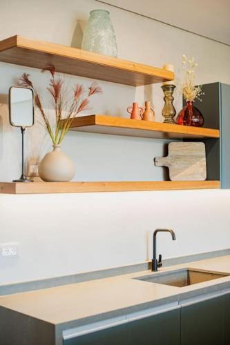 Titans Guesthouse Studio P in Batroun