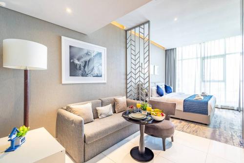 Stylish Studio Business Bay with Canal View - Gym & Pool, Dubaï (photo 2)