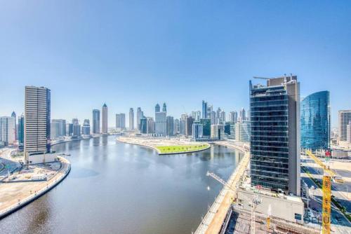 Stylish Studio Business Bay with Canal View - Gym & Pool, Dubaï (photo 4)