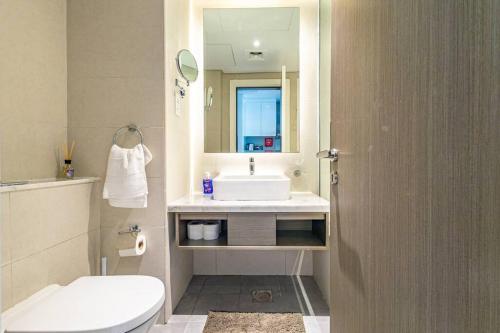 Stylish Studio Business Bay with Canal View - Gym & Pool, Dubaï (photo 8)