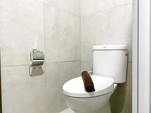 Good Deal Studio at Pollux Chadstone Apartment By Travelio