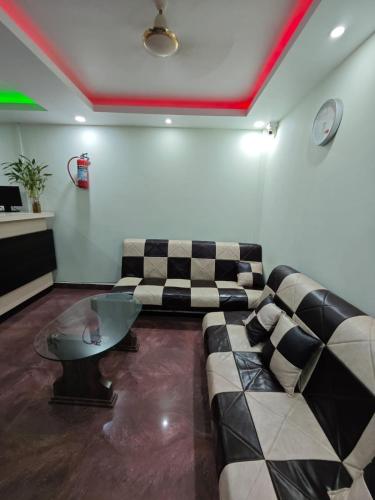 ล็อบบี้, เอ็นเอช รีเจนซี (NH REGENCY) near พิพิธภัณฑ์ทางมานุษยวิทยา