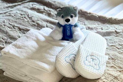 Golden Circle Suites - image 10