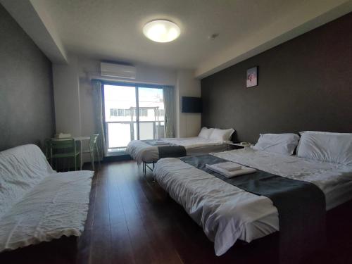 Apartments in the Namba area with airport bus and railway access