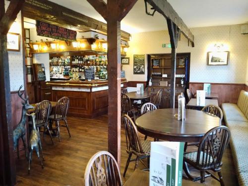 Restaurang, Room with Newly Renovated Private Bathroom above Village Pub Stag Inn Crosby Maryport in Ellen