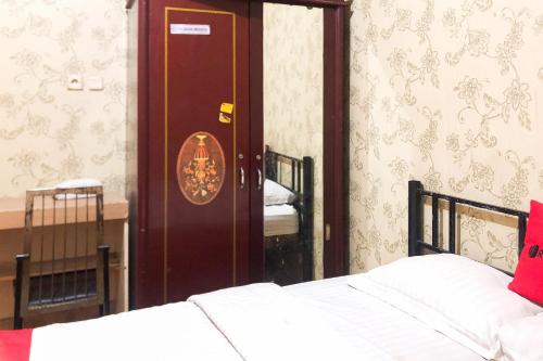 RedDoorz near RS Siloam Karawaci – Tangerang, PA