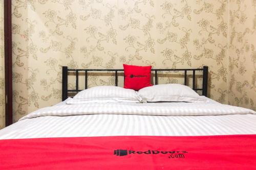RedDoorz near RS Siloam Karawaci – Tangerang, PA