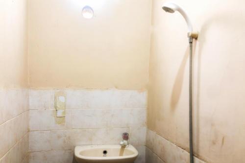 ฝักบัว, RedDoorz near RS Siloam Karawaci near ซูเปอร์มอล การาวาจี