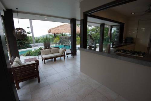 Luxury rainforest eyrie with panoramic views in 莫斯曼