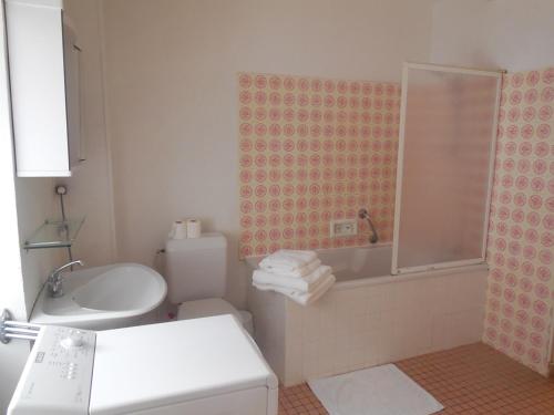 Homestay Château De Saint-Maixant - image 12