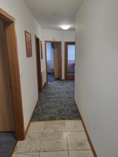 Komárov Apartment 3