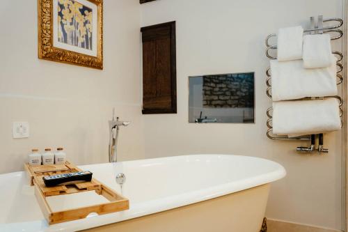 حمام, The Manor House, an Exclusive Hotel & Golf Club in كاستل كومبي