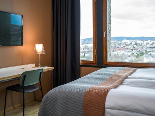 Standard Double Room image 2