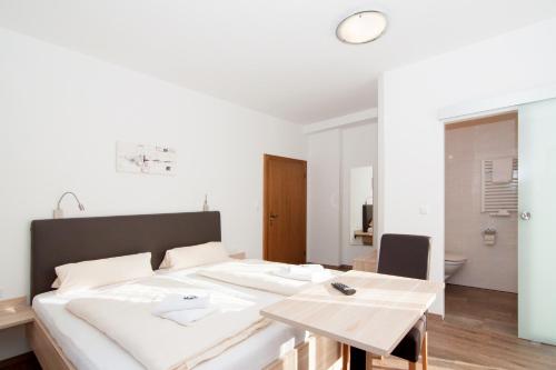 1 twin bed