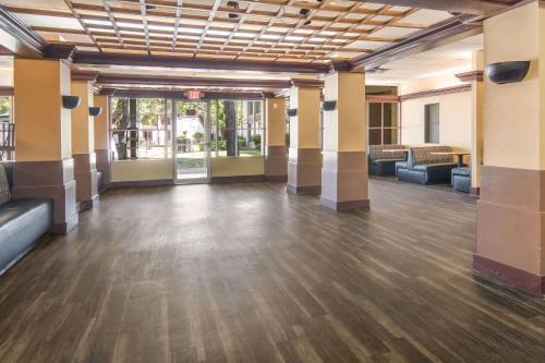 Еда и напитки, Capital O Duncanville Tx in Данканвилл