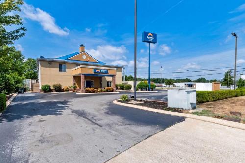 Suburban Studios Chattanooga Northeast - Ooltewah in Chattanooga, USA