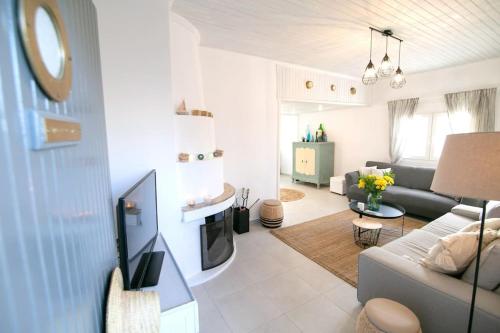 Facilities, Kalamos sea view villa Beach walking distance in Agii Apostoli