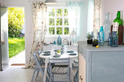 Facilities, Kalamos sea view villa Beach walking distance in Agii Apostoli