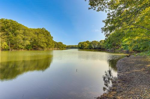 Waterfront Southold Retreat Less Than 3 Mi to Wineries! in Southold, USA