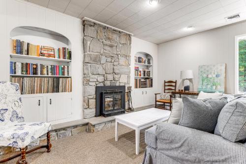 Waterfront Southold Retreat Less Than 3 Mi to Wineries! in Southold, USA