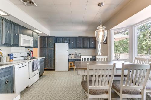 Waterfront Southold Retreat Less Than 3 Mi to Wineries! in Southold, USA