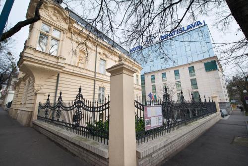 Wilson Palace by LOFT