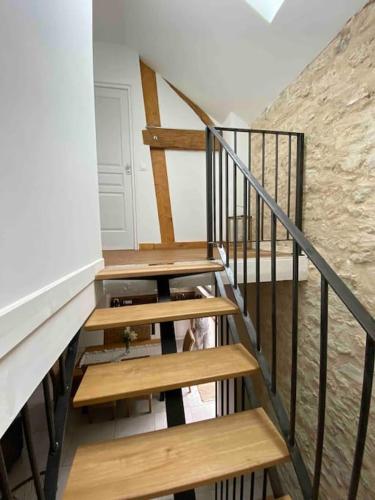 Maison chaleureuse avec piscine et aire de jeux in Crugny