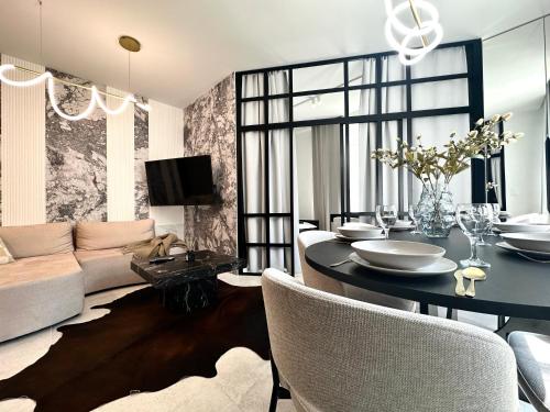 LAKOWA Apartment ~ 1000m Main Square ~ Self Check-In 20h - Wroclaw