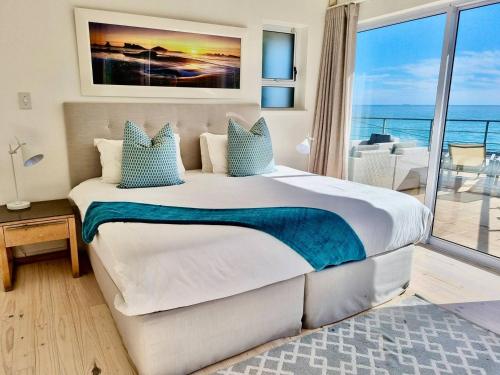 Photo - Cosy Beach Bungalow On Clifton