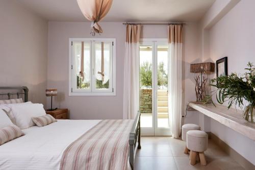 Diles & Rinies in Tinos