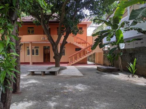 Lovely 4 bedroom top floor home in Kokkuvil East - Vailankanni