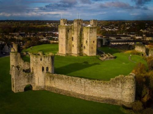 附近景點, Steepleview 2 Bedroom in 特里姆