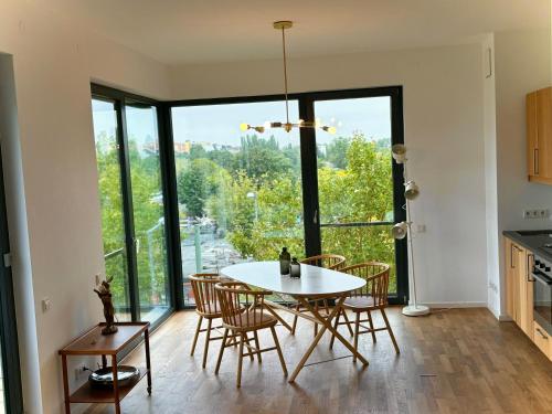 2 Bedroom Mauerpark-Apartment, Berlin Mitte View calendar, Berlín (foto 6)