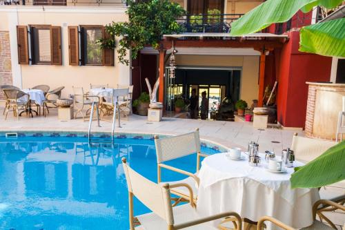 Paradise Hotel - image 5