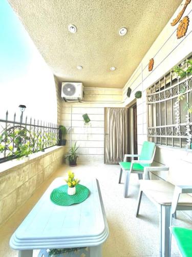 花園, Classy 3 Bedroom Apartment in Amman in 亞祖茲