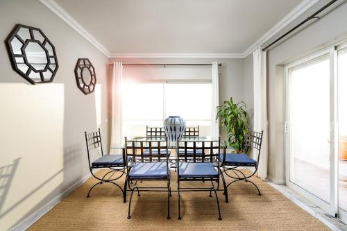 Spacious&bright2bedroom Apt Near Beaches,sleeps 6 in บัววิสตา