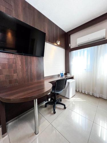 Deluxe Double Room image 9