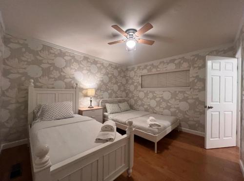 5 bedroom house in prestigious neighborhood! detail